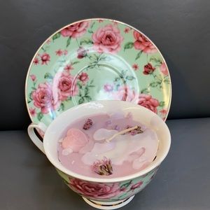 Lilly scent soy wax candle